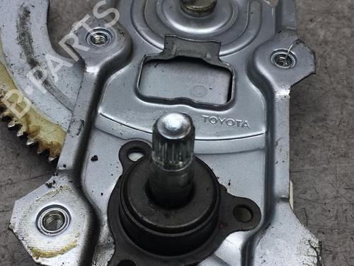 Used Rear right window mechanism TOYOTA YARIS (_P1_) 1.4 D-4D (NLP10_, NLP10R) (75 hp) 25514736
