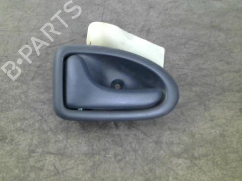 Venstre bak invendig håndtak RENAULT CLIO II (BB_, CB_) 1.5 dCi (B/CB07) (65 hp) 25560047