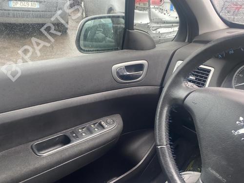 Højre baglygte PEUGEOT 307 Break (3E) 2.0 HDI 110 | BP25528265C35 