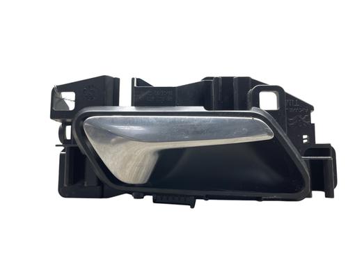 Used Rear right interior door handle PEUGEOT 3008 II SUV (MC_, MR_, MJ_, M4_) 1.5 BlueHDi 130 (131 hp) 25569637
