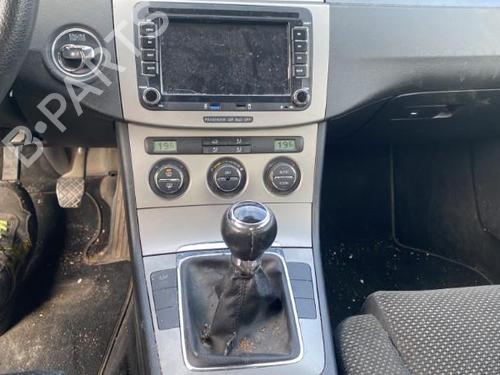 Left tailgate light VW PASSAT B6 (3C2) 2.0 TDI | BP25572171C79  - Image 9