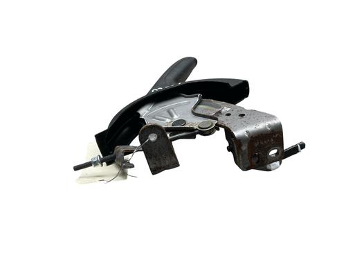 hand-brake-toyota-aygo-_b4_-2014-25564809 main image