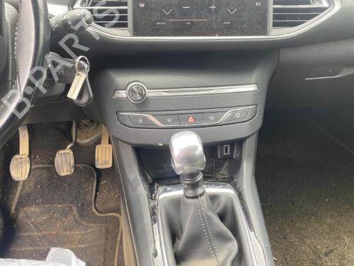 Front left interior door handle PEUGEOT 308 SW II (LC_, LJ_, LR_, LX_, L4_) 1.5 BlueHDi 100 | BP25574624I13 