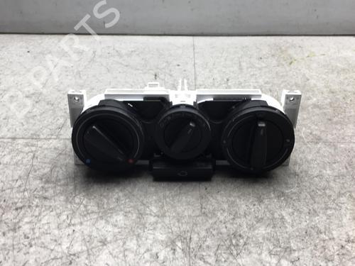 Commande Chauffage VW POLO III (6N1) 60 1.4 (60 hp) 25566487
