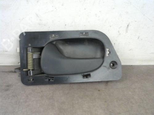 Used Rear left interior door handle RENAULT LAGUNA I (B56_, 556_) 1.8 (94 hp) 25584054