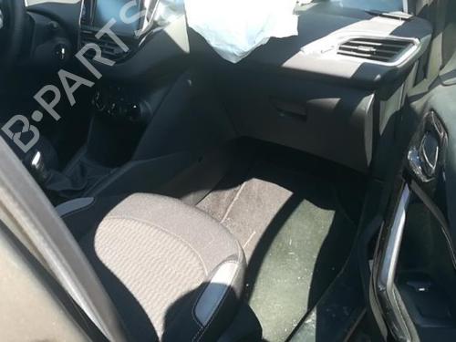 Steering wheel PEUGEOT 208 I (CA_, CC_) 1.2 VTI 82 | BP25553365C49 