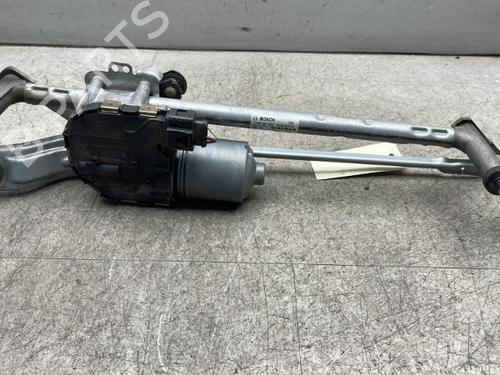 Used Front wiper motor VW GOLF VII (5G1, BQ1, BE1, BE2) 1.2 TSI (86 hp) 25541803