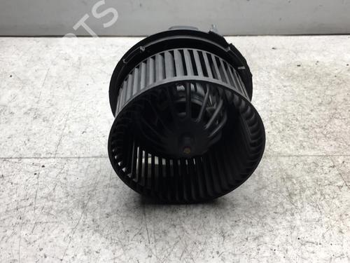 Used Heater blower motor RENAULT CLIO III (BR0/1, CR0/1) 1.5 dCi (BR0H, CR0H, CR1S, BR1S) (106 hp) 25570535