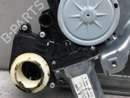 Rudehejsemekanisme ventre foran TOYOTA YARIS (_P9_) 1.3 VVT-i (SCP90_, SCP90R) (87 hp) 25538552