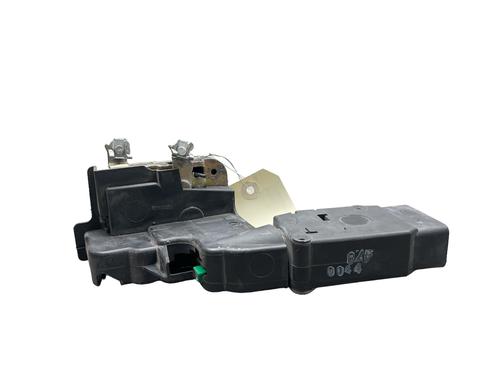Front left lock VOLVO V40 Estate (645) 1.8 i | BP25551797C98 