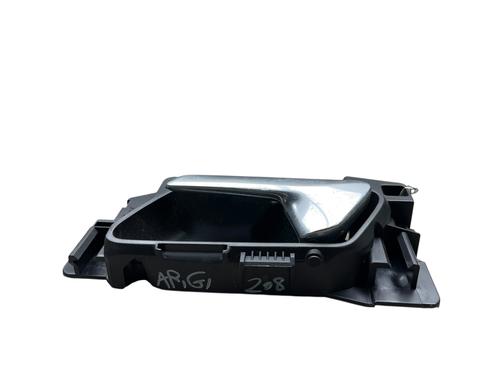 Used Rear left interior door handle Rear left interior door handle PEUGEOT 208 II (UB_, UP_, UW_, UJ_) 1.2 PureTech 100 (101 hp) 28381779 28381779