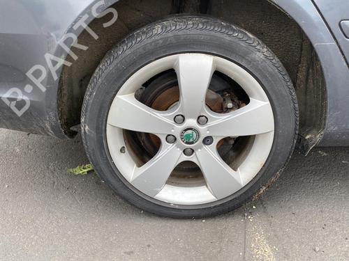 Venstre foran beltestrammer SKODA OCTAVIA II Combi (1Z5) 1.6 TDI | BP25575993C87 