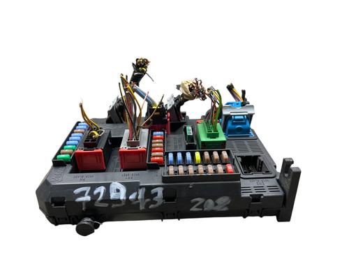 Used Fuse box PEUGEOT 208 I (CA_, CC_) 1.6 HDi / BlueHDi 75 (75 hp) 32121355