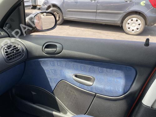 Faro izquierdo PEUGEOT 206 Hatchback (2A/C) 1.1 i | BP25514631C28 
