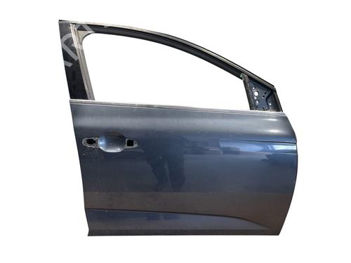right-front-door-renault-megane-iv-hatchback-b9amn_-2015-34220331 main image