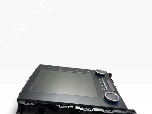 display-monitor-renault-megane-iv-hatchback-b9amn_-2015-40239205 main image