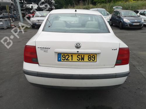 Right headlight VW PASSAT B5 (3B2) 1.9 TDI | BP25556330C29 