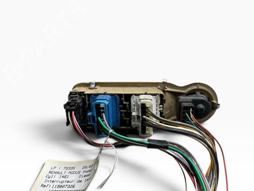 Used Left front window switch Left front window switch RENAULT MODUS / GRAND MODUS (F/JP0_) 1.5 dCi (FP0D, JP0D) (82 hp) 31883773 31883773