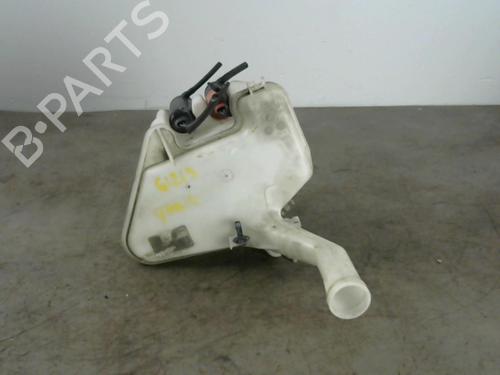 Used Windscreen washer tank TOYOTA YARIS (_P9_) 1.4 D-4D (NLP90_, NLP90R) (90 hp) 25537426