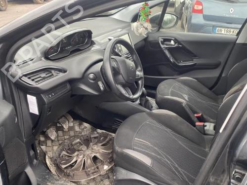 Seat buckle PEUGEOT 208 I (CA_, CC_) 1.4 HDi | BP25572537I32