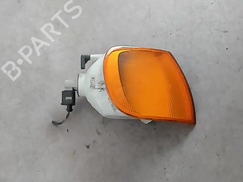 Used Right front indicator VW POLO III (6N1) 60 1.4 (60 hp) 25577001