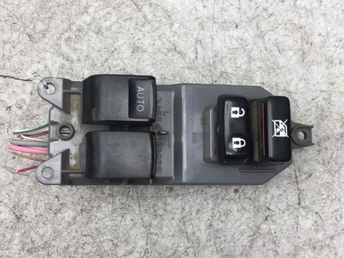 Used Left front window switch TOYOTA YARIS (_P13_) 1.4 D (NLP130_, NLP130) (90 hp) 25511097