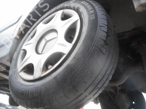 Brugte MERCEDES-BENZ E-CLASS (W210)  E 200 CDI (210.007)  2499468