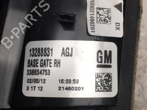 right-tailgate-light-opel-zafira-tourer-c-p12-2011-25556820 main image