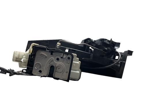 front-left-lock-volvo-v40-hatchback-525-2012-2013-2014-2015-2016-2017-2018-2019-25541719 main image