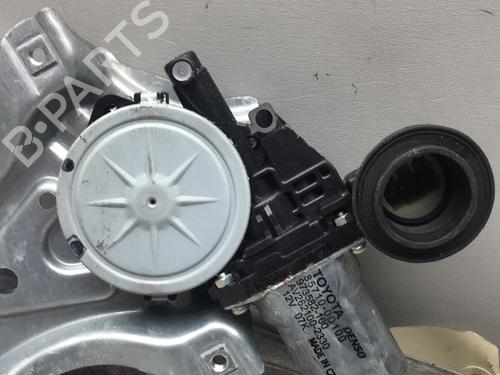 Rear left window mechanism TOYOTA AURIS (_E15_) 1.4 D-4D (NDE150_, NDE150R) | BP25556368C24 