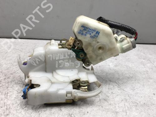 Used Front right lock NISSAN X-TRAIL I (T30) 2.2 Di 4x4 (114 hp) 25526087