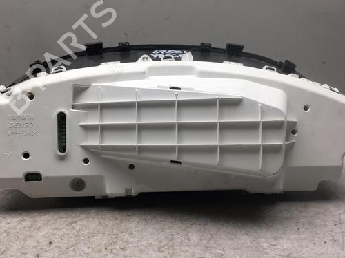 Kombiinstrument TOYOTA YARIS (_P9_) 1.0 VVT-i (KSP90_, KSP90R) (69 hp) 25581858