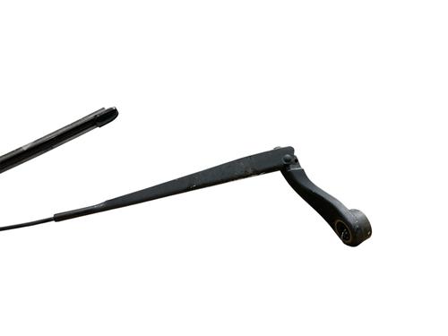 front-windshield-wiper-arm-ds-ds-5-kf_-2015-2016-2017-2018-25546869 main image