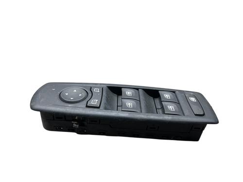 Used Left front window switch RENAULT MEGANE III Hatchback (BZ0/1_, B3_) 1.9 dCi (BZ0N, BZ0J) (131 hp) 27342295