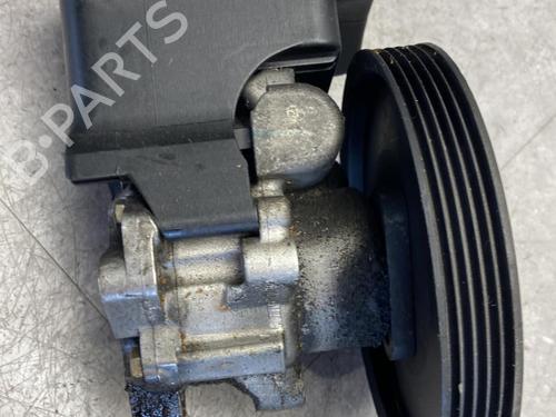 Used Steering pump Steering pump BMW 5 (E39) 520 d (136 hp) 25584582 25584582