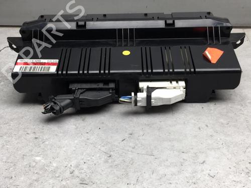 AC Styreenhet / Manøvreringsenhet FORD FOCUS C-MAX (DM2) 1.6 TDCi (109 hp) 25584510