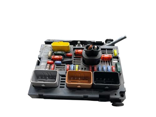 Used Fuse box Fuse box PEUGEOT 5008 (0U_, 0E_) 1.6 HDi (112 hp) 33550405 33550405
