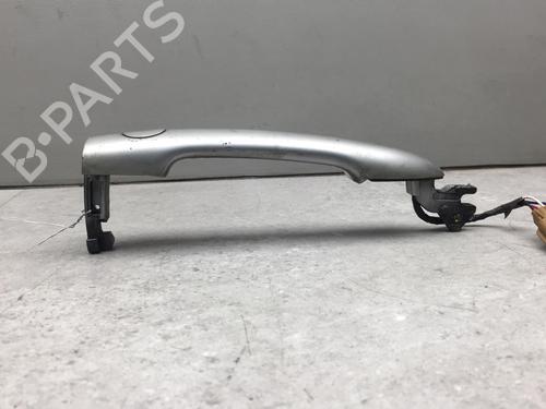 Używane Klamka zewnętrzna drzwi przednich prawych RENAULT SCÉNIC II (JM0/1_) 1.5 dCi (JM02, JM13) (101 hp) 25585281
