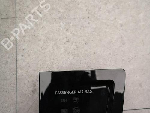 Used Warning switch VW POLO VI (AW1, BZ1, AE1) 1.0 TSI (95 hp) 25561584