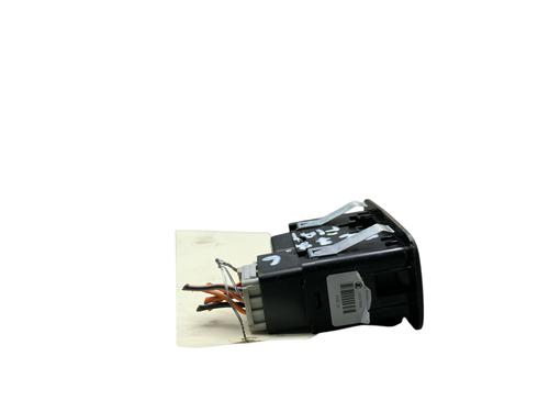 front-right-interior-door-handle-renault-arkana-i-lcm_-ldn_-2019-25544841 main image