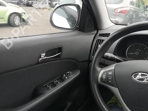 Switch HYUNDAI i30 Estate (FD) 1.6 CRDi | BP25579955I30 - Image 13