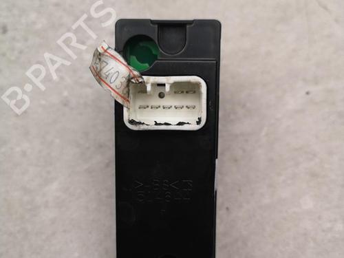 Interrupteur de vitre avant droite ISUZU D-MAX I (TFR, TFS) 3.0 DiTD 4x4 (TFS85_) (163 hp) 25517497