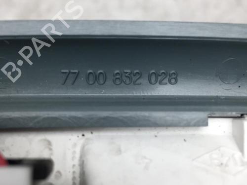 Used Interior roof light RENAULT MEGANE I (BA0/1_) 1.4 e (BA0E, BA0V) (75 hp) 25520044