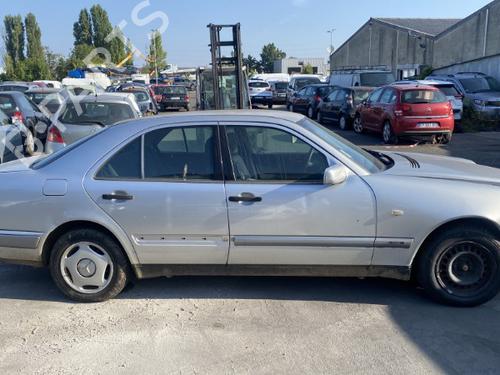Front right window mechanism MERCEDES-BENZ E-CLASS (W210) E 200 CDI (210.007) | BP25543824C23 