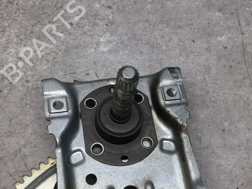 Vindusheismekanisme høyre bak TOYOTA YARIS (_P9_) 1.4 D-4D (NLP90_, NLP90R) (90 hp) 25581338