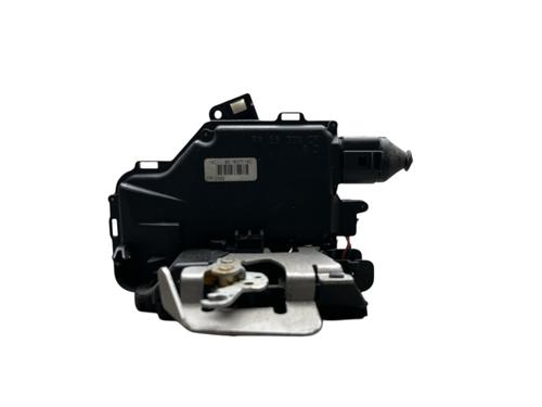 Høyre foran lås AUDI A4 B6 (8E2) 1.9 TDI (130 hp) 26453570