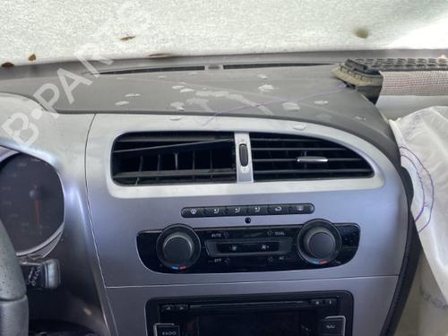 Left mirror SEAT LEON (1P1) 1.6 TDI | BP25596503C26 