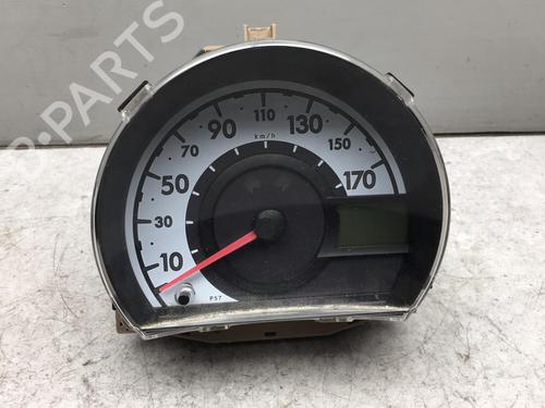 Used Instrument cluster TOYOTA AYGO (_B1_) 1.0 (KGB10_, KGB10R) (68 hp) 25538514