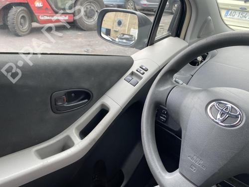 Venstre foran beltestrammer TOYOTA YARIS (_P9_) 1.33 VVT-i (NSP90_, NSP90R) | BP25546504C87 