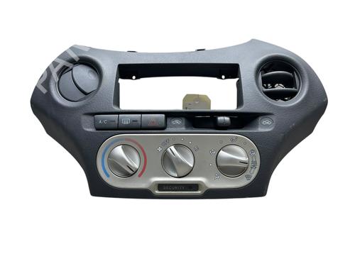 Used Climate control Climate control TOYOTA YARIS (_P1_) 1.0 (SCP10_, SCP10R) (65 hp) 25502822 25502822